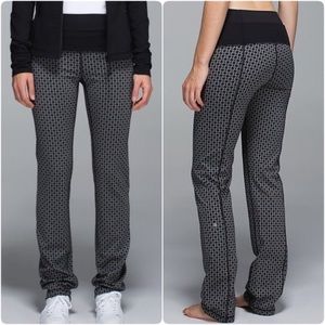 Lululemon Straight-Up Tri Geo Silver Spoon pant
